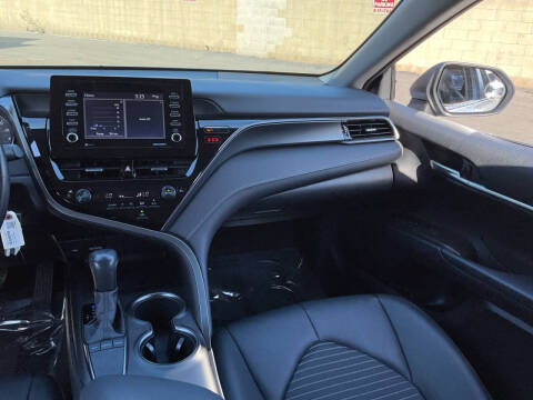 2022 Toyota Camry SE