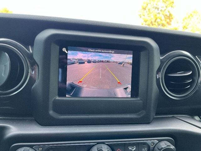 2022 Jeep Gladiator 35