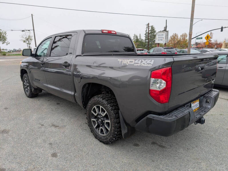 2015 Toyota Tundra SR5