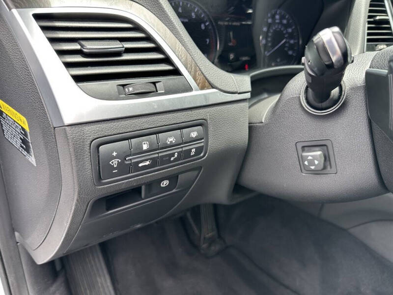 2016 Hyundai Genesis