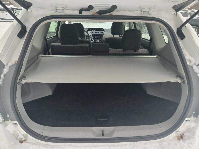 2017 Toyota Prius v Five