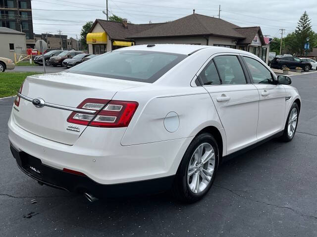 2015 Ford Taurus SEL