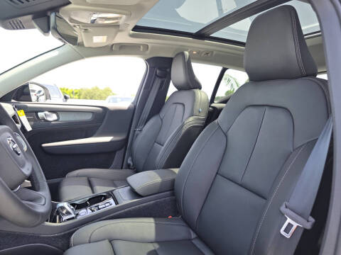 2026 Volvo XC40 B5 Plus