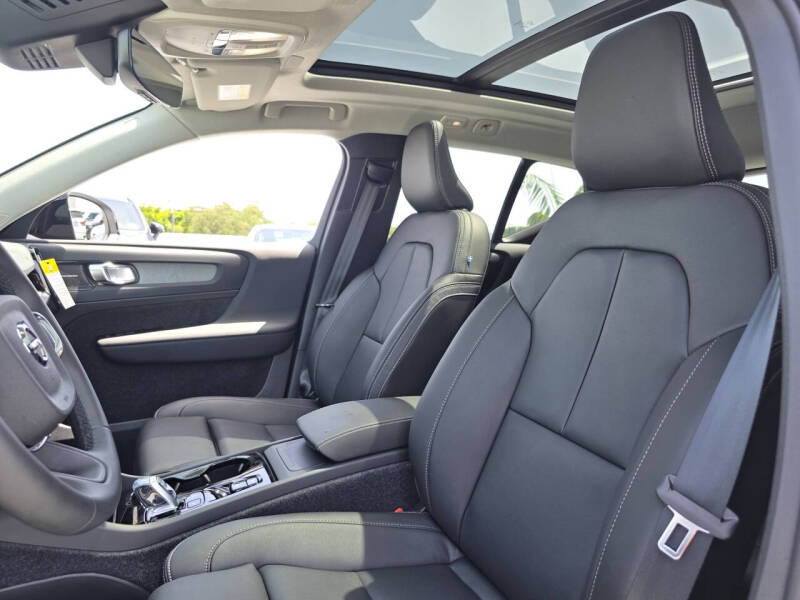2026 Volvo XC40 B5 Plus