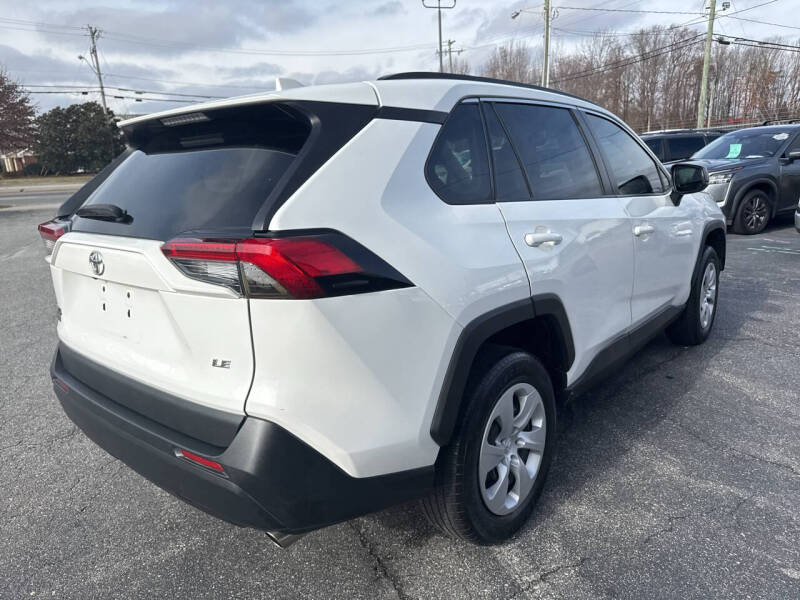 2019 Toyota RAV4 LE
