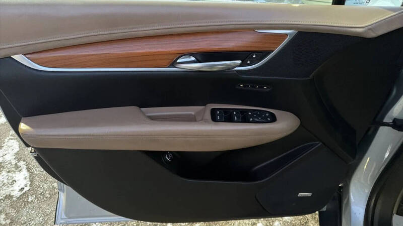 2017 Cadillac XT5 Platinum