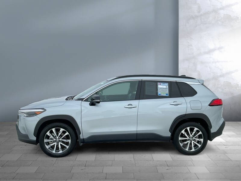 2025 Toyota Corolla Cross XLE