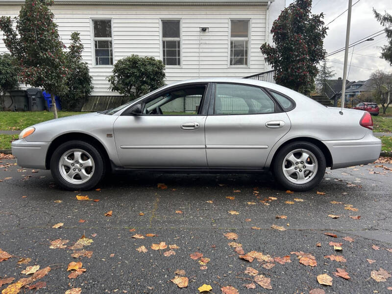 2004 Ford Taurus SES