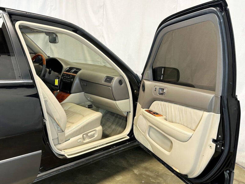 1999 Lexus LS 400