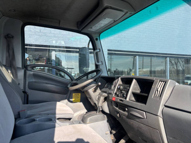2017 Isuzu NPR 24FT Box Van