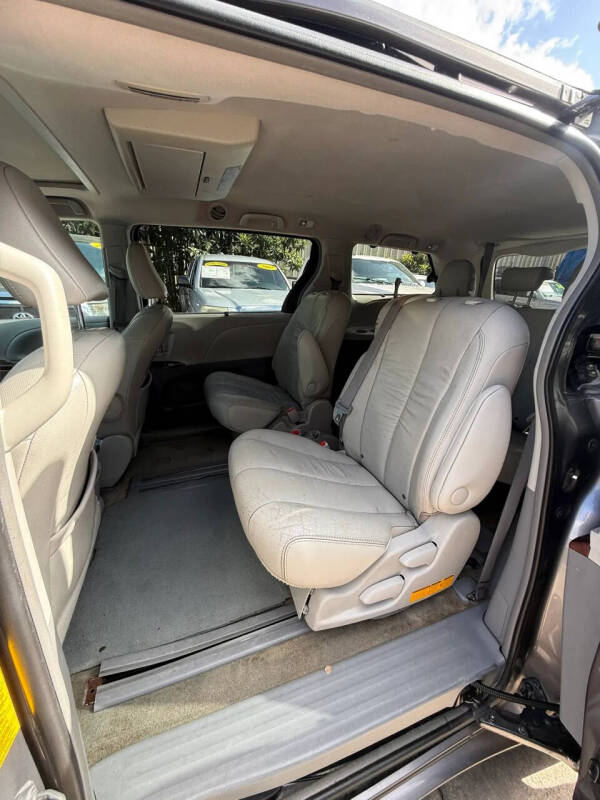 2011 Toyota Sienna