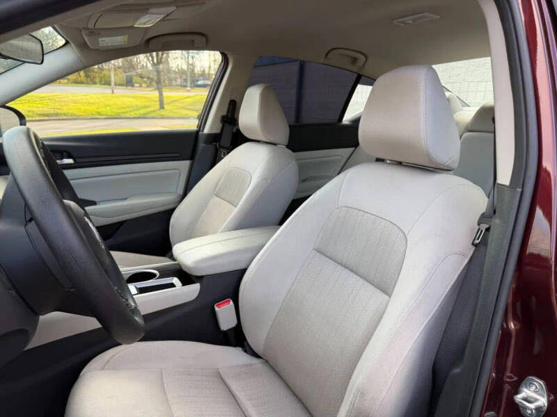 2024 Nissan Altima 2.5 SV