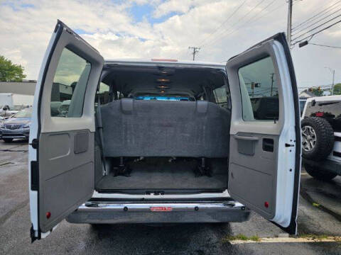 2011 Ford E-Series E-350 SD XLT