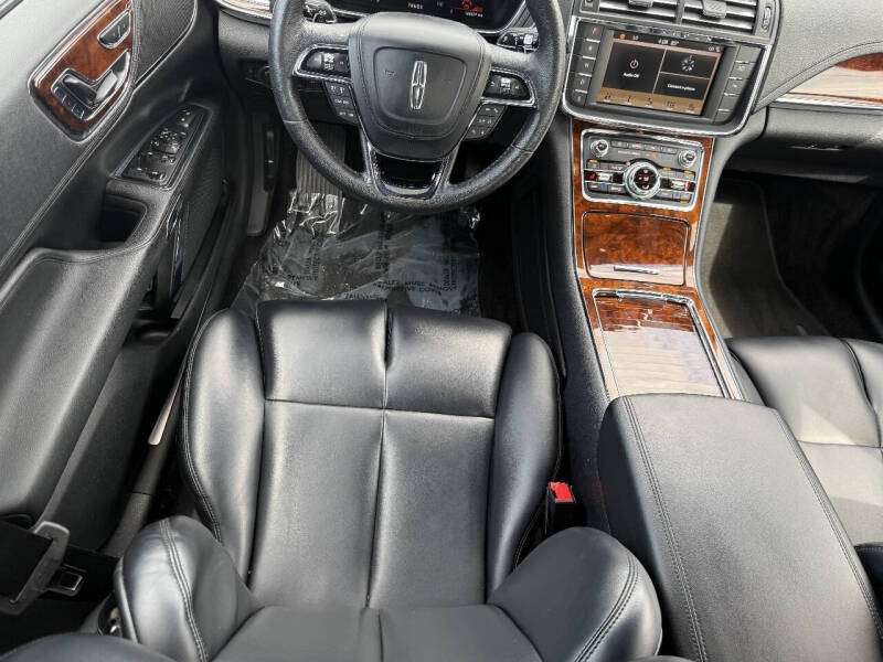 2017 Lincoln Continental Premiere