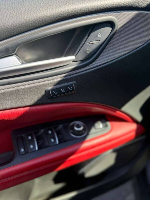 2019 Alfa Romeo Stelvio Sport