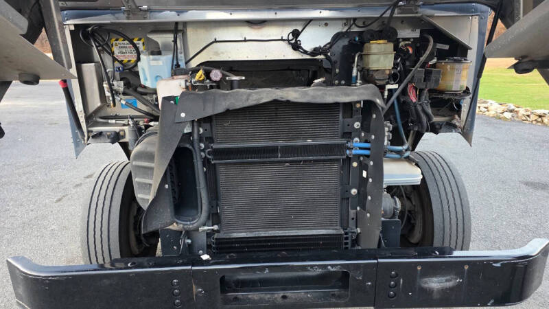 2021 Freightliner MT45 Chassis