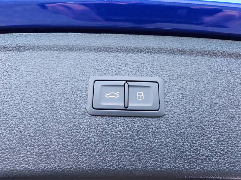 2024 Audi Q5 e quattro S line Premium 55 TFSI