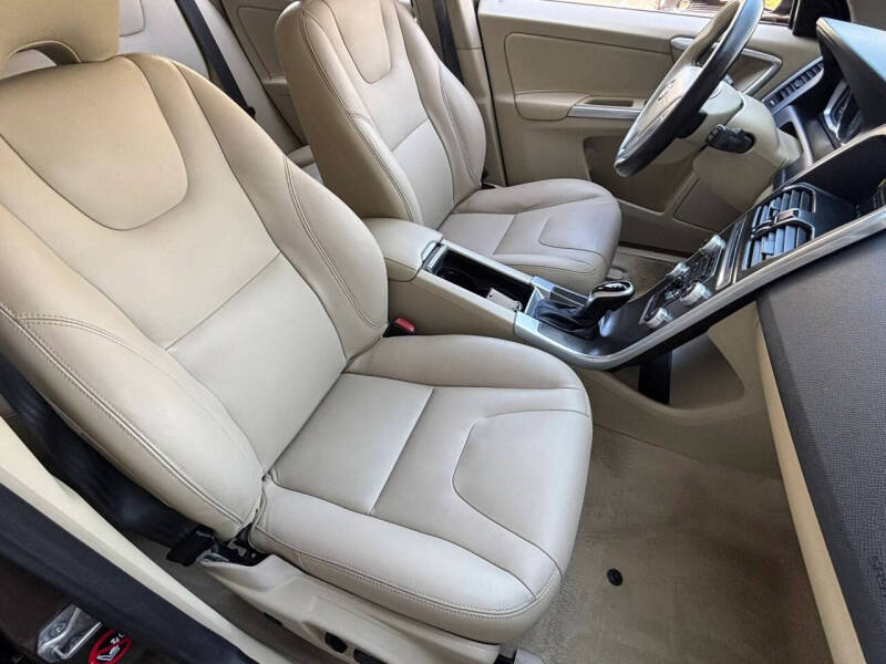 2015 Volvo XC60 T5 Premier