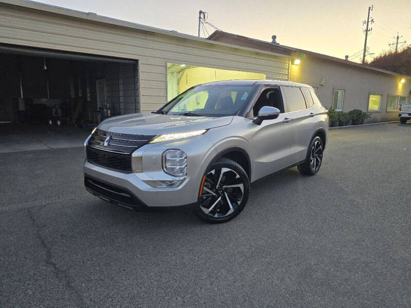 2024 Mitsubishi Outlander SE