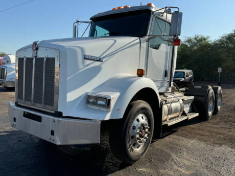 2011 Kenworth T800 for sale at Ray and Bob's Truck & Trailer Sales LLC in Phoenix AZ