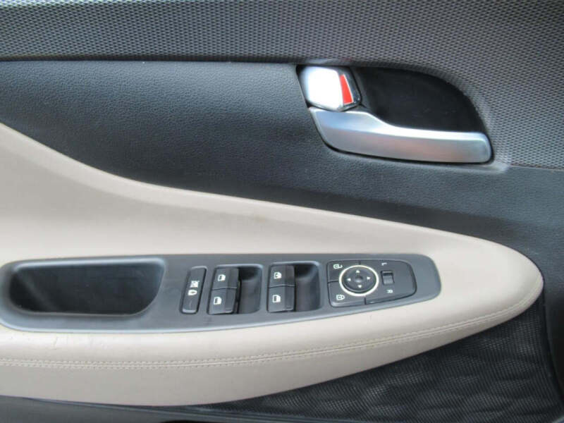 2019 Hyundai Santa Fe SE 2.4L
