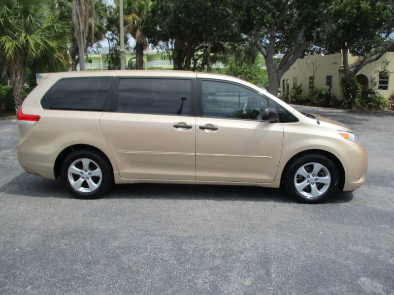 2012 Toyota Sienna Base 7-Passenger