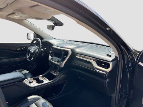 2022 GMC Acadia Denali