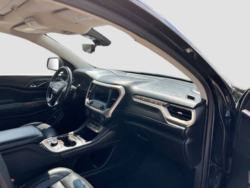 2022 GMC Acadia Denali