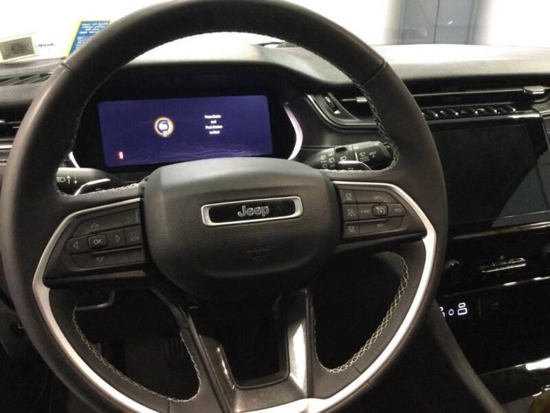 2023 Jeep Grand Cherokee L Laredo