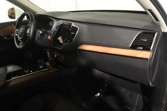 2024 Volvo XC90 B5 Plus Bright Theme