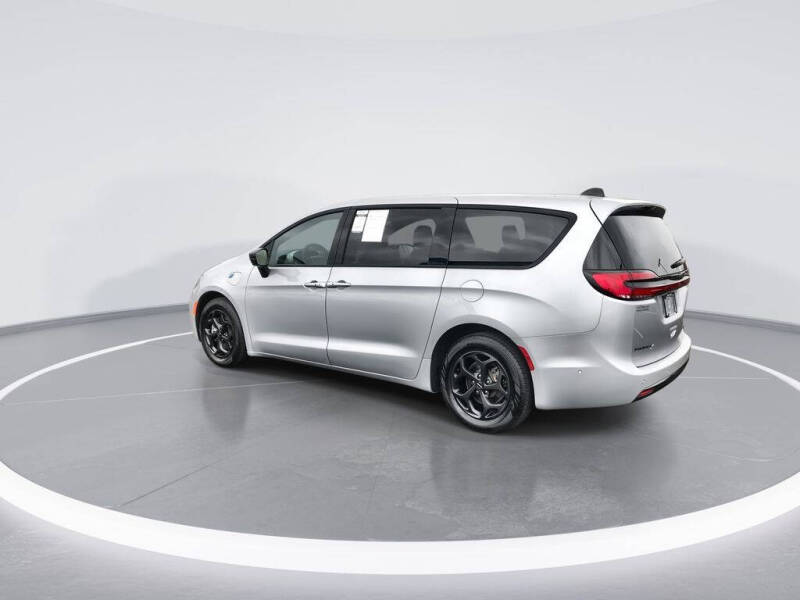 2023 Chrysler Pacifica Plug-In Hybrid Limited