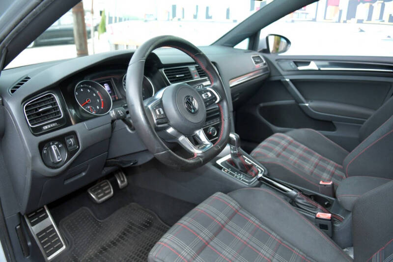 2017 Volkswagen Golf GTI S