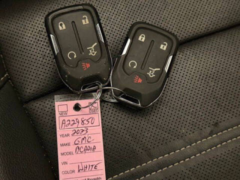 2023 GMC Acadia Denali