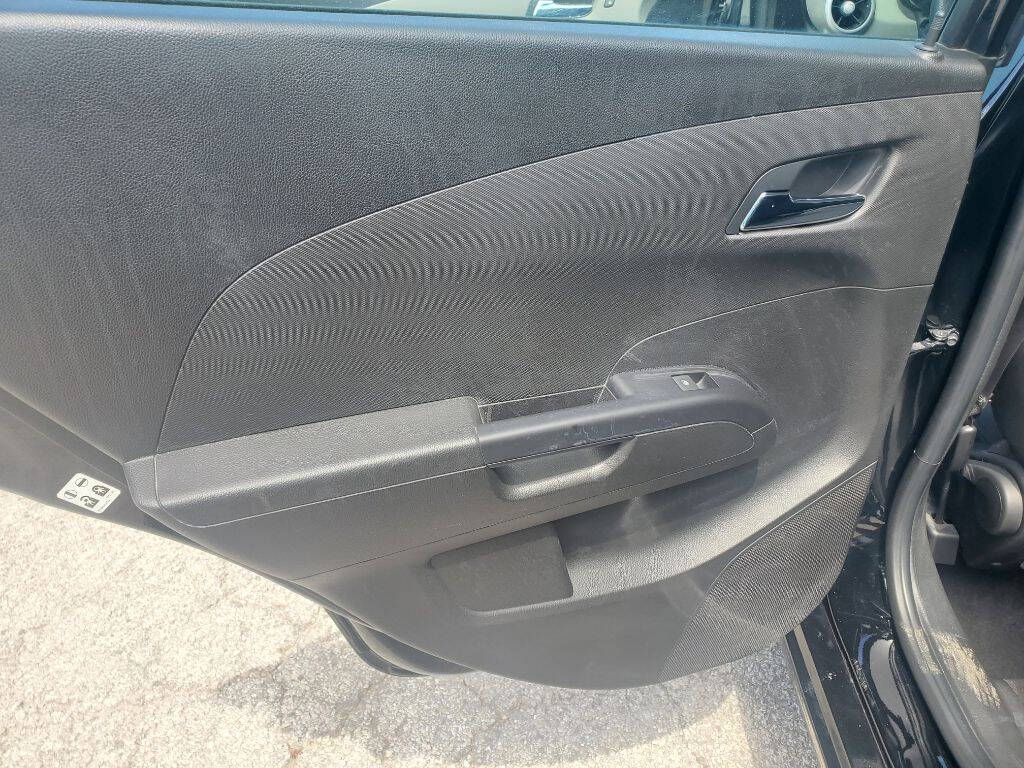 Used Car 2019 Chevrolet Sonic  Sedan 4 Dr. Lt Auto 4dr Sedan Front Wheel Drive For Sale Under $10,000 In San Antonio, Texas