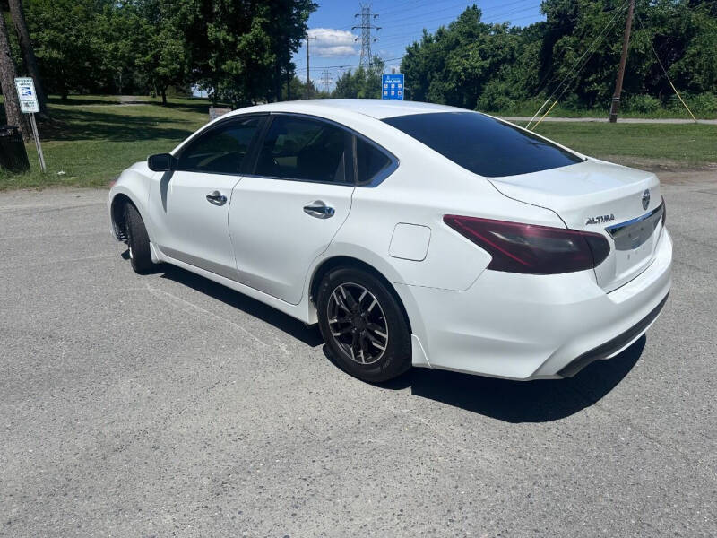 2016 Nissan Altima S photo 5