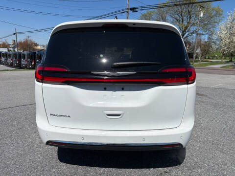 2023 Chrysler Pacifica Touring