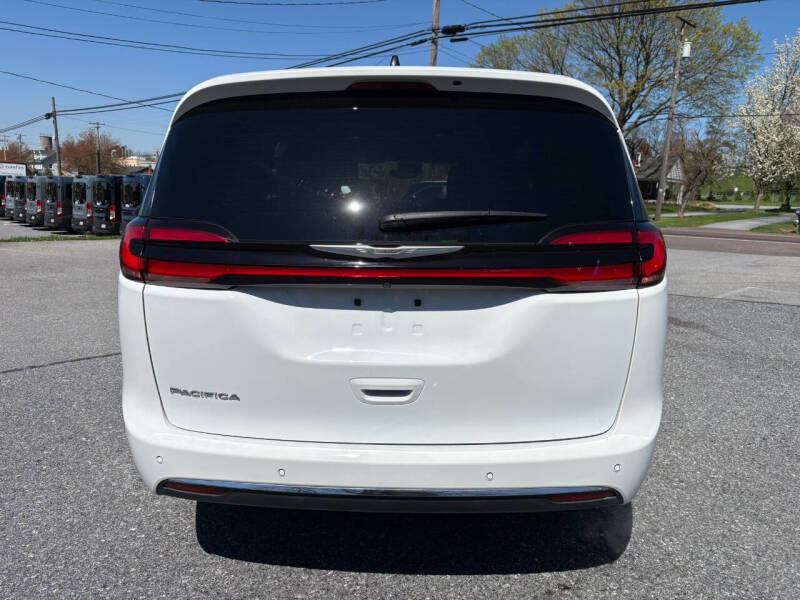 2023 Chrysler Pacifica Touring