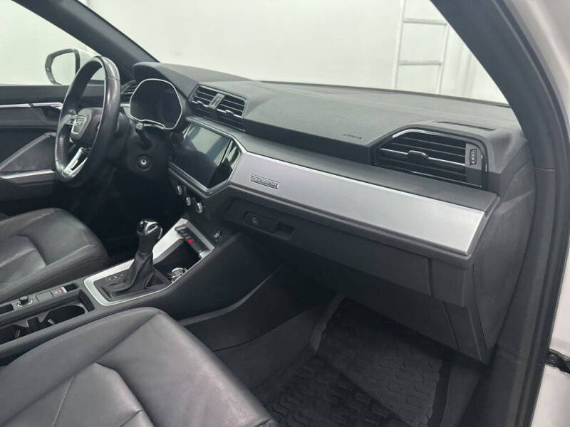 2020 Audi Q3 quattro Premium 45 TFSI