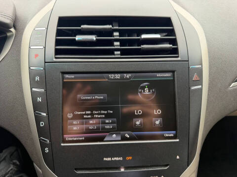 2016 Lincoln MKZ