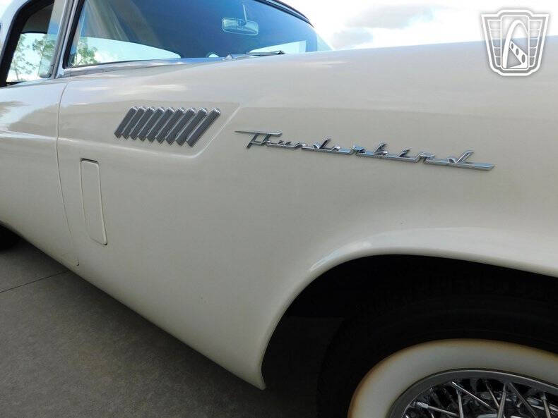 1957 Ford Thunderbird