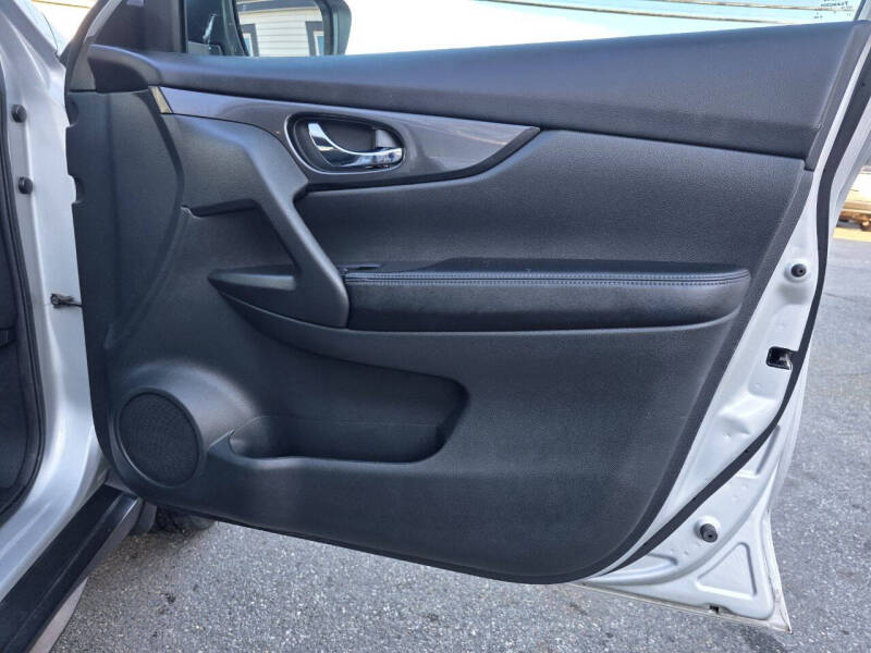 2017 Nissan Rogue SV