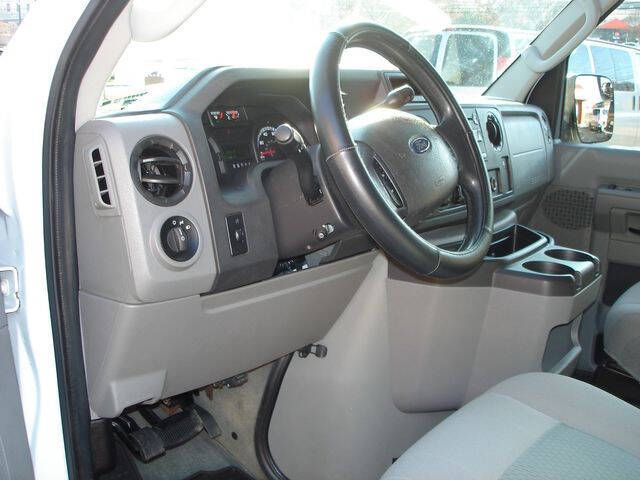 2013 Ford E-Series E-350 SD XLT