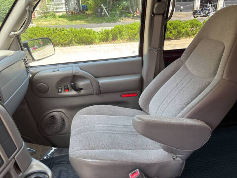 2004 GMC Safari