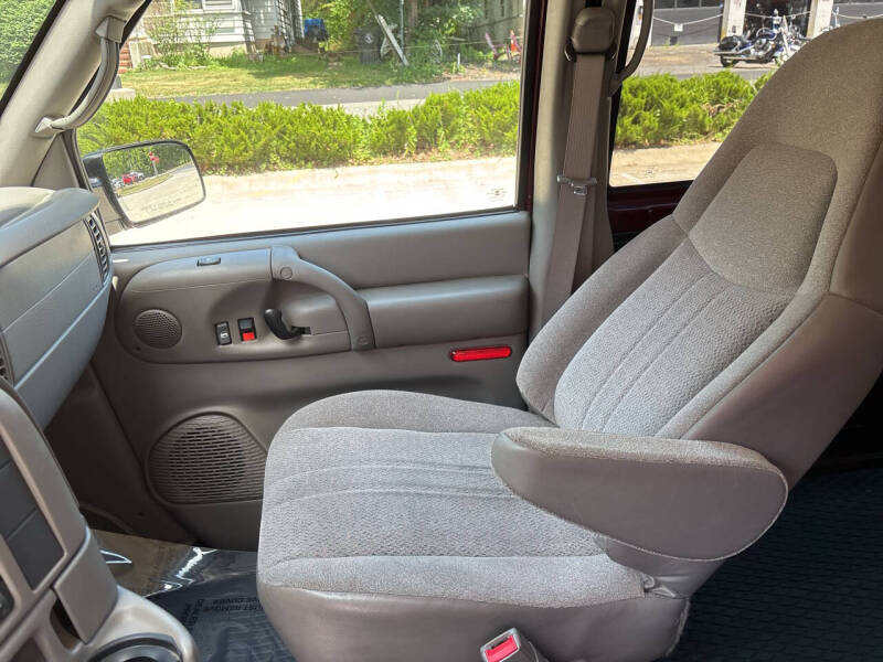 2004 GMC Safari