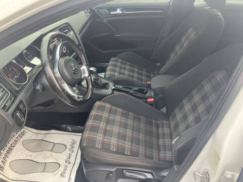 2017 Volkswagen Golf GTI S