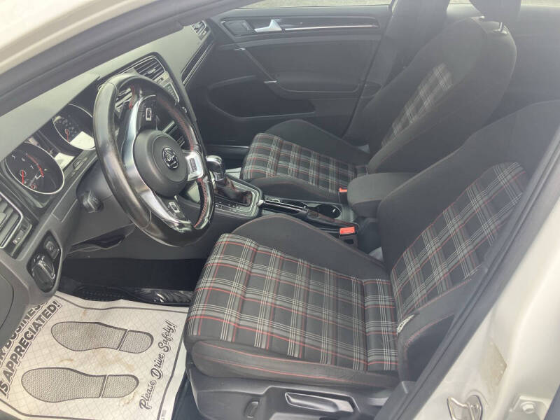 2017 Volkswagen Golf GTI S