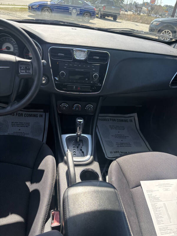 2013 Chrysler 200 LX