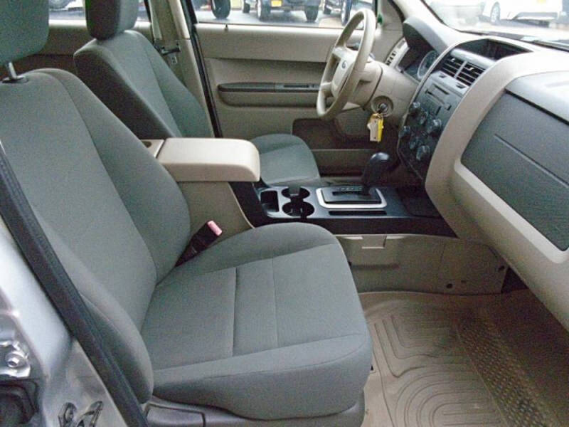 2010 Ford Escape XLS