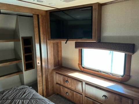 2018 Thor Motor Coach Redwood