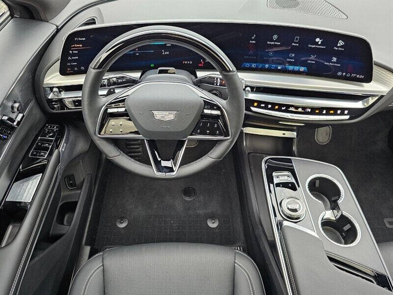 2024 Cadillac LYRIQ Luxury 3